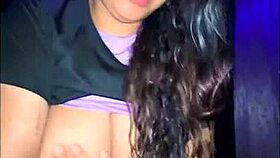 ella es una niña tan obediente