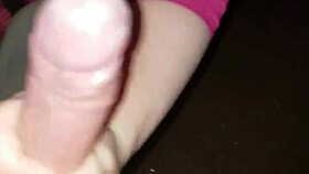 Watch this intense fingering session that leads to squirting!