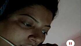 पाकिस्तानी ब्यूटी स्टीमी व्हाट्सएप कॉल सेक्स में वाइल्ड पैशन अनलीश करती है