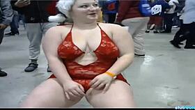 Chubby blonde amateur webcam girl shows big ass and feet