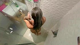 Amateur Eats Sister-In-Law's Pussy In Shower - Anarothbardreal