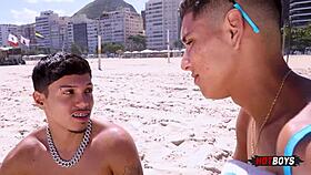 mamando a piroca do vendedor de picol� que conheci na praia