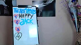 Watch this girl masturbating on cam, isn't she hot?