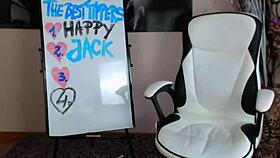 Watch this girl masturbating on cam, isn't she hot?