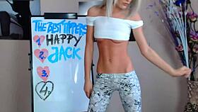 Watch this girl masturbating on cam, isn't she hot?