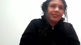 Sarah Rosa's vlog contrasts sexy actress with sex scams