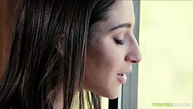 सारा लव्व और अबेला डेंजर फॉस्टर ब्रदर को चोदती हैं