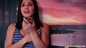 सारा लव्व और अबेला डेंजर फॉस्टर ब्रदर को चोदती हैं