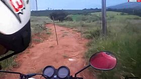 enfiei a pica na loirinha no meio da estrada em publico assista completo no xvideos red.