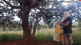 enfiei a pica na loirinha no meio da estrada em publico assista completo no xvideos red.