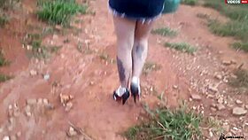 enfiei a pica na loirinha no meio da estrada em publico assista completo no xvideos red.