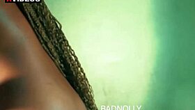 i fucked her intensely, making her squirt wetly in the trailer during sex