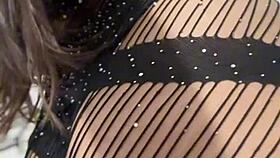 La esposa de mi hermano tiene un enorme culo