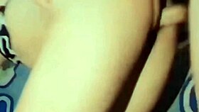 Madrastra e hijastro hace que me corra corro rápido en el coño de mi madrastra antes que venga su esposo follando con mi madrastra que bien cabalga mi polla.