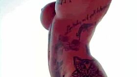 yo, check me dancing naked in this hot sauna