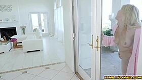 step mom laura bentley gets pussy fucked hard by bambino