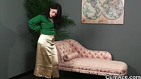 Horny Stunner Swallows Cum Load