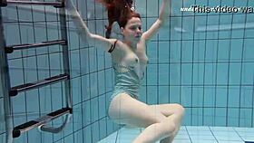 Tight Pussy Babe Underwater Fuck