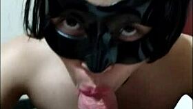 Mi Vecina Me Chupa La Verga Hasta Que Me Corro En Su Cara