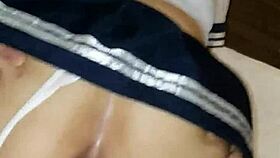 Este chino me taladró rico por la vagina hasta correrse adentro en follar interracial con mexicana