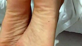 i'm cumming on this prostitute's feet