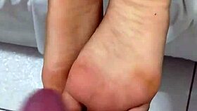 i'm cumming on this prostitute's feet