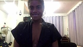 Novinha Safada Fucks Big Cocks in Reality Orgy!