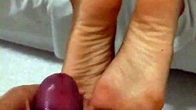 i'm cumming on this prostitute's feet