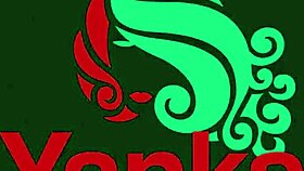 Hottie Amber with meaty lips masturbating solo, wow! 😍