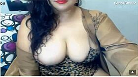 Sexy mature woman shows her sexy ass on Bongacams