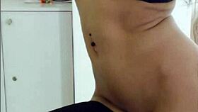 want to see viivixinha rip her clothes off?