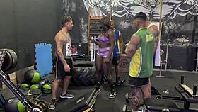 Fiz uma suruba na academia com a gostosa da fernanda chocolate