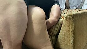 i'm a rabuda wife on all fours reading comments and chatting with fans