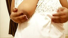 Madhypradesh Girl Reveals Her Big Tits