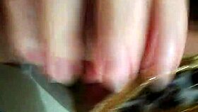 Mature milf gives delicious blowjob