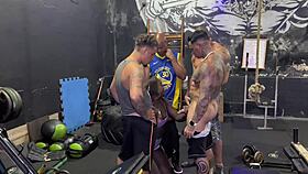 Fernanda chocolate gives pussy and ass in gym to four guys for assfucking