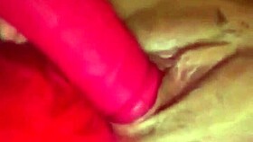 I'm a sexy girl playin with my wet pussy on camera, usin toys to reach orgasm, it's so homemade and amatur