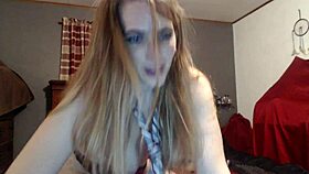 I am Roxxxanne69 playing with my fingers sensually