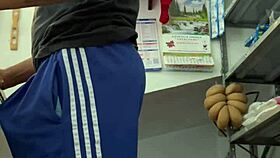 i jek off in the store lol