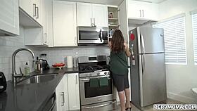 Elexis Morgan Offers Her Mouth And Pussy To Tony