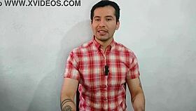 Supervisor Casado De La Maquiladora Penetra A Pelo A Su Empleado En Los Baños En El Turno Nocturno Relato Sexual