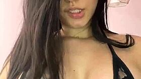 I am a rich guy wanking on cam for you