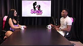 Will mastro pleases inês ventura's audience in sheer red