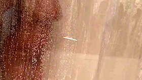 Mandeezy4u2 Showers While Bathing and Masturbating Her Tits