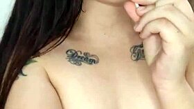 i plays with lollipop in my wet pussy