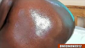 She claps her big ass during anal sex with amateurs