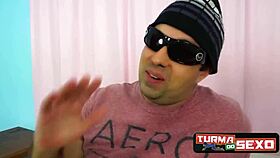 NINFETA TRAZ UMA AMIGA DELICIOSA PARA LESBIAN FUN