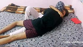 पतली इंडियन हसीना जोरदार चुदाई से कई बार झड़ी क्रिमपाई 😍