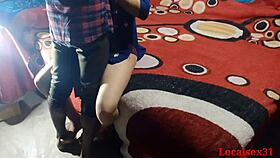 मैं डेसी हाउसवाइफ को सफाई के बाद बांग करना चाहता हूँ