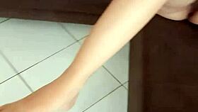 marido encontra esposa sem calcinha e mete lenha